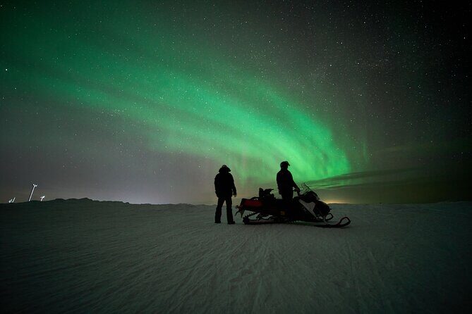 3 Hours Snowmobiling under Auroras and Night Sky - Levi’s 3-hour Aurora Snowmobile Loop: what the timing really means