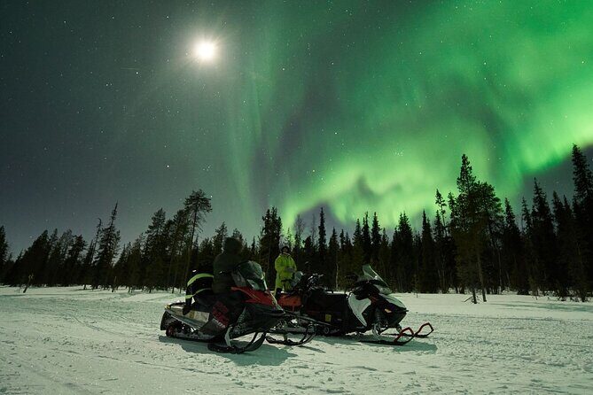 3 Hours Snowmobiling under Auroras and Night Sky - Aurora hunting, but with a backup plan for cloudy nights