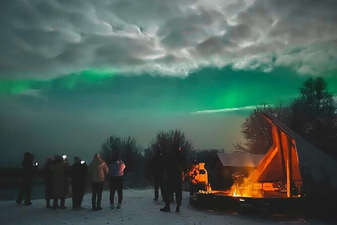 Aurora Hunt with BBQ in Rovaniemi - How the aurora hunt works in December weather