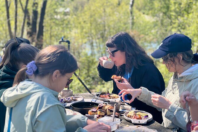 Baltic Bites - Food & Island Experience in Helsinki - Pihlajasaari’s western side walk: easy nature, real local vibe