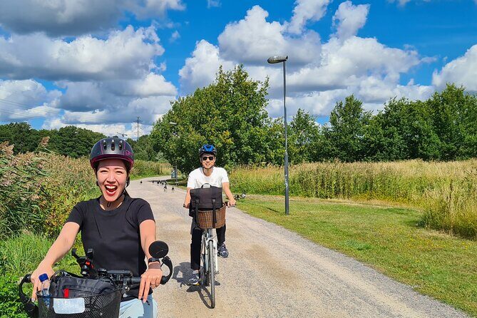 Explore happiest Helsinki: Bike/Ebike: BBQ, Sauna, Forest, &Parks - Helsinki on Two Wheels: Parks, Island Culture, and Sauna