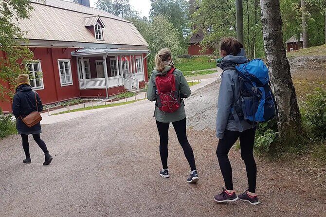 Explore happiest Helsinki: Bike/Ebike: BBQ, Sauna, Forest, &Parks - Keskuspuisto: Ending With a Big Urban Forest Feeling