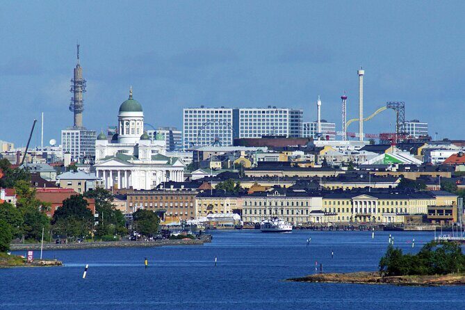 Explore Helsinki in Portuguese with a PRIVATE guide - Uspenski Cathedral: big Orthodox meaning and Baltic Sea views