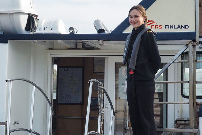 Ferry to Suomenlinna Fortress Island - Market Square to Keisarinluodonlaituri: Finding the Pier Without Stress