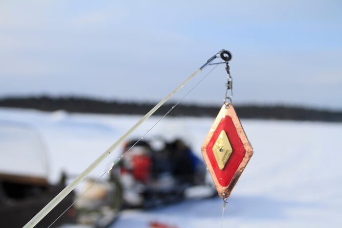 From Ivalo: Ice Fishing Safari to Lake Inari, reindeers & lunch - Who this tour fits best