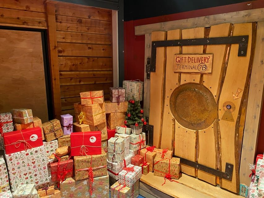 From Rovaniemi: Santa Claus Village Tour with Certificate - The Arctic Circle Crossing and Certificate (Your Proof for Friends)