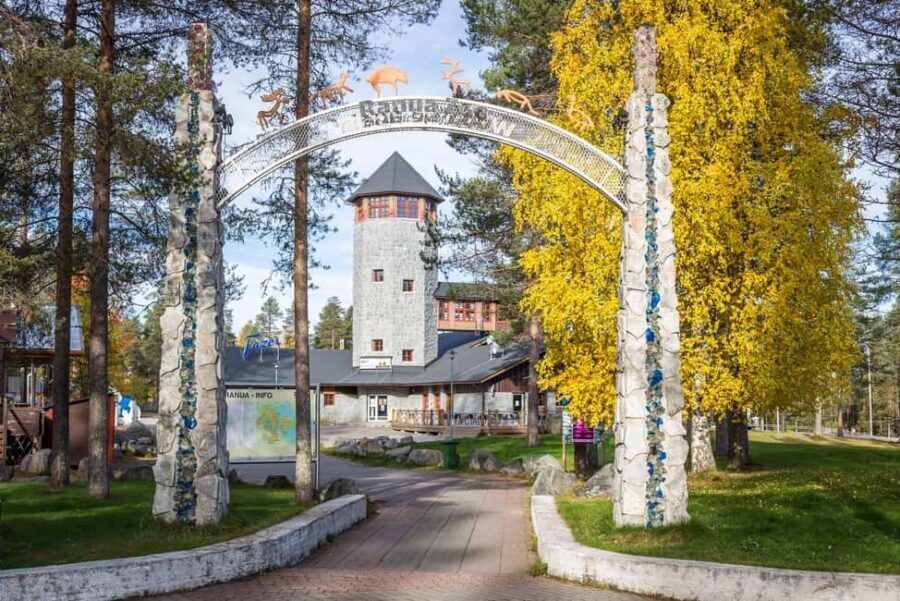 From Rovaniemi: Visit Wildlife Park in Ranua - Getting to Ranua: comfortable minibus pickup that keeps the day smooth
