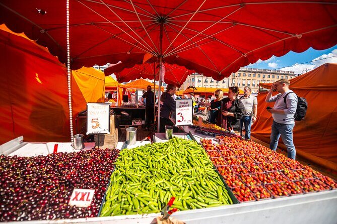 Helsinki Airport Layover Sightseeing Tour - Kauppatori Market Square: Finnish Culture in a 10-Minute Hit