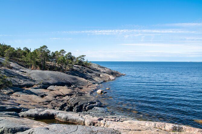 Helsinki: Archipelago Exploration at Porkkalanniemi peninsula - Food by the Fire: Finnish Campfire Snacks and Homemade Berry Juice