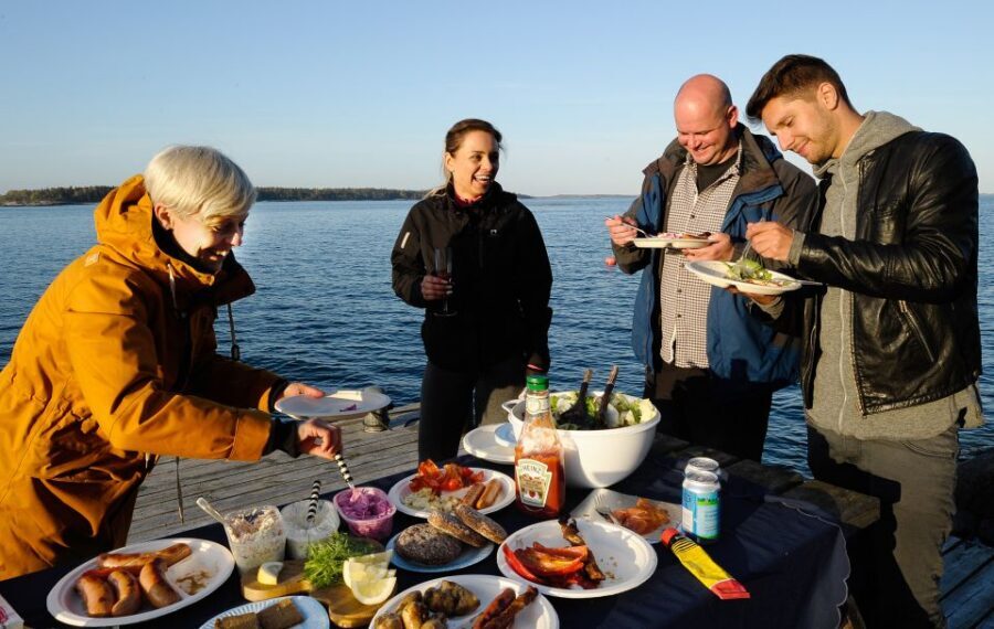 Helsinki: Archipelago RIB Boat Tour with BBQ Lunch and Sauna - Finding Café Marina Bay and Your Red RIB Start