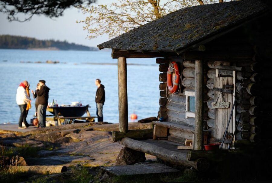 Helsinki: Archipelago RIB Boat Tour with BBQ Lunch and Sauna - The Island Stop: Short Walk, Sea Views, and Nature Lessons