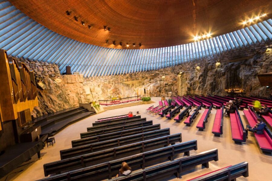 Helsinki: City Highlights and Suomenlinna Eco-Friendly Tour - From the Olympic Stadium to Sibelius: big symbols, not random stops