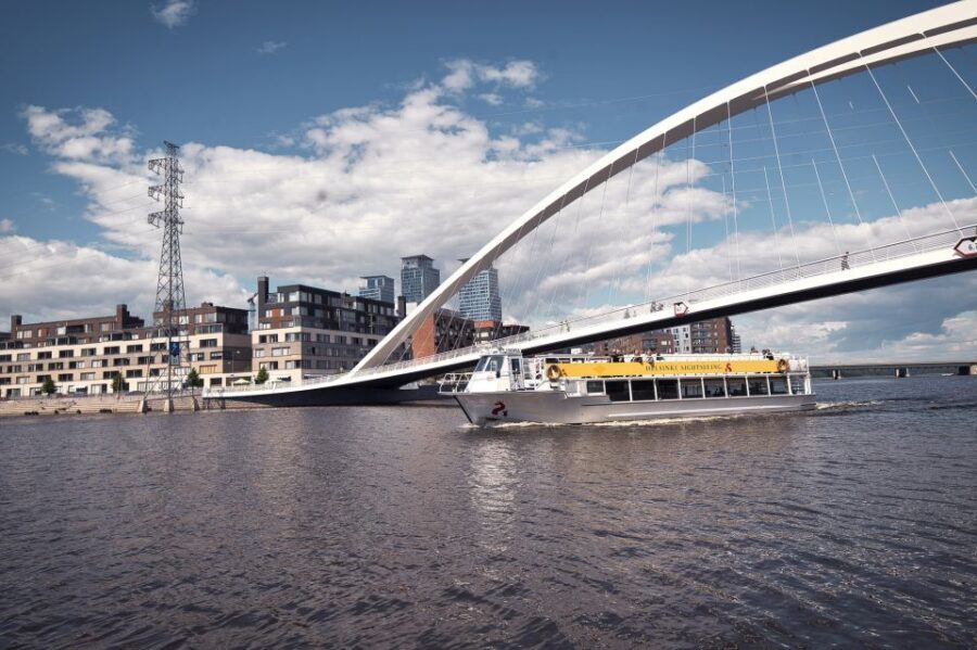 Helsinki: Hop-On Hop-Off Bus Tour & City Highlights Cruise - Getting oriented on Senate Square: your bus loop and how to use the 24-hour window