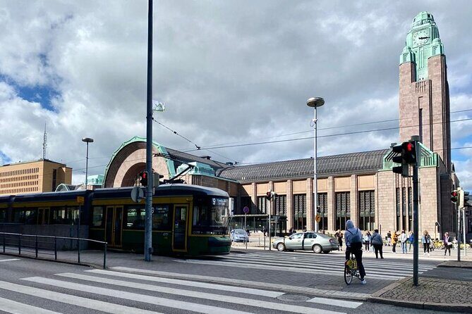 Helsinki in Nutshell: Suomenlinna & City Highlights by Eco-Friendly Ways - Esplanadi Park, the Mermaid, and Old Market Hall: the sensory breaks