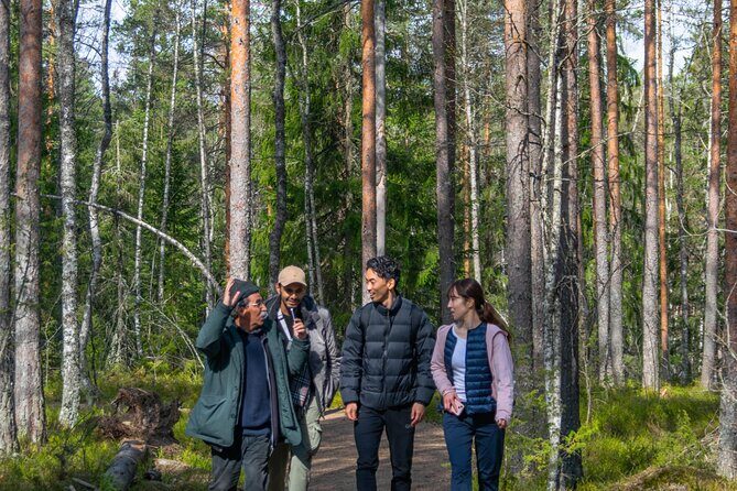 Helsinki: Nuuksio National park hiking with campfire lunch - Professional photos on the trail: why it’s worth paying attention