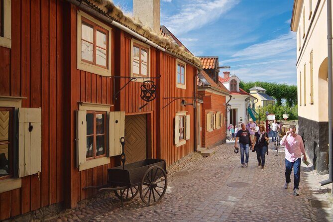 Helsinki Private Sightseeing + Medieval Town Porvoo - Old Market Hall: a short taste of history, also free