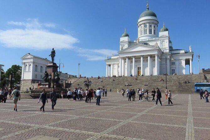 Helsinki Self-Guided Audio Tour - Stop 4: Senate Square, the time capsule, and political hidden passages
