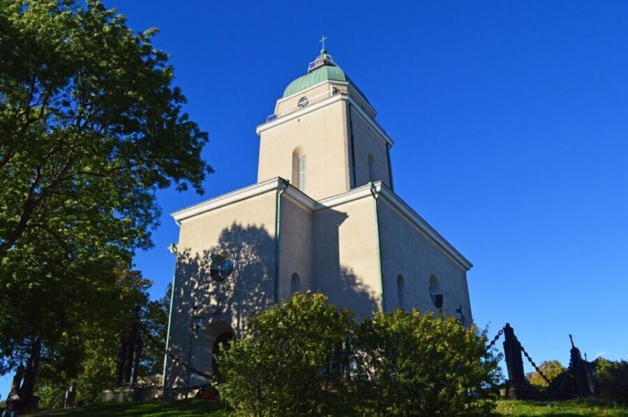 Helsinki Shore Excursion: City Sightseeing and Suomenlinna - Pickup at the Harbor: Where the Day Starts