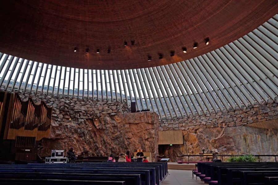 Helsinki Stopover Tour with Round-Trip Airport Transfers - Meet at Terminal 2, Then Ride Straight Into the City