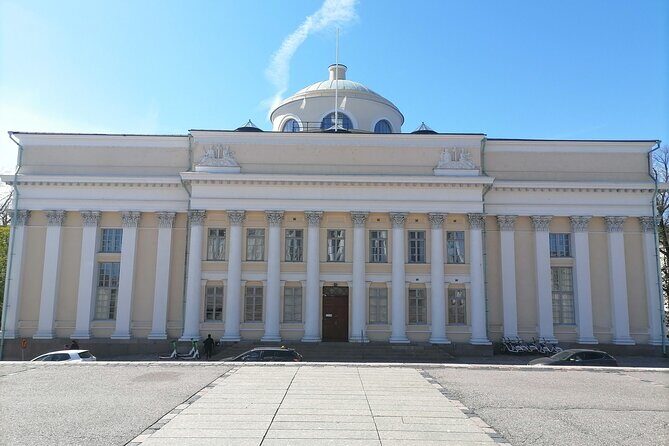 Helsinki Walking Tour With a Sociologist - Presidential Palace and Parliament: democracy you can point at