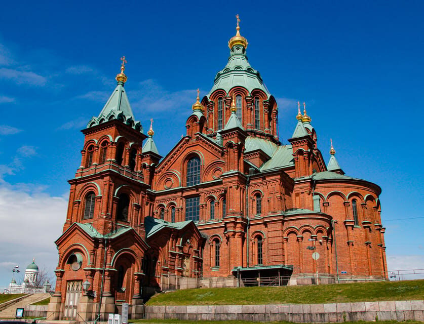 Helsinki Walking Tour with a Sociologist - Runeberg Monument to Ateneum: Identity, Memory, and Artistic Authority