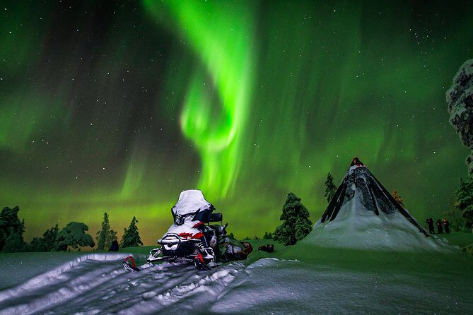 Hunting Northern Lights by Snowmobiles - Why Saariselkä’s dark-sky setup changes the whole experience
