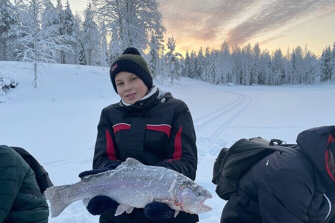 Ice fishing experience - Key highlights from this Lapland ice fishing day