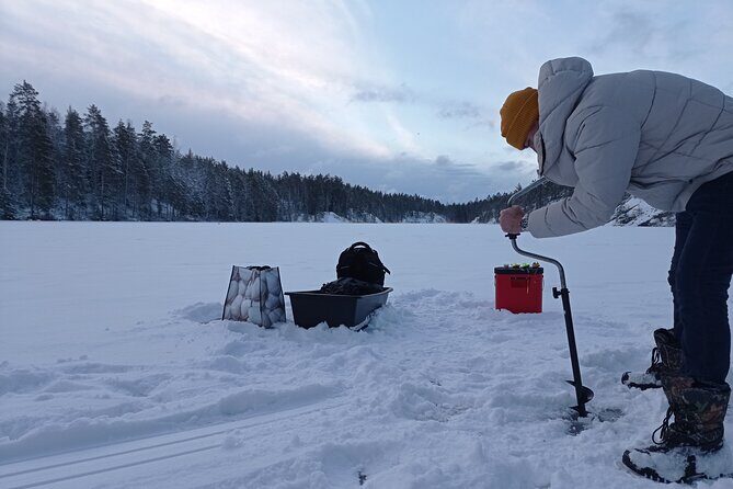 Ice fishing experience with Backpacker Helsinki Tour - Safety and comfort: how to dress so the cold doesn’t win