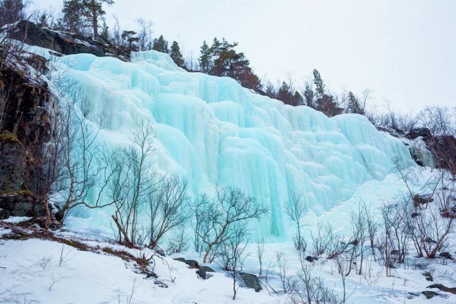 Lapland: The Frozen Waterfalls of Korouoma Tour - The hike through thick Arctic snow: traction and pacing