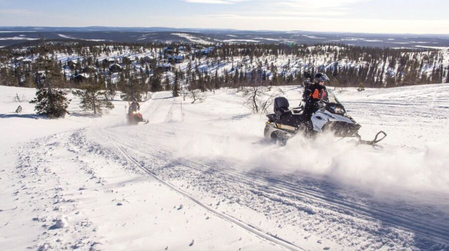 Levi: 4 Hour Snowmobile Safari to the Fells in Levi - Guides, language, and how instructions affect your whole day