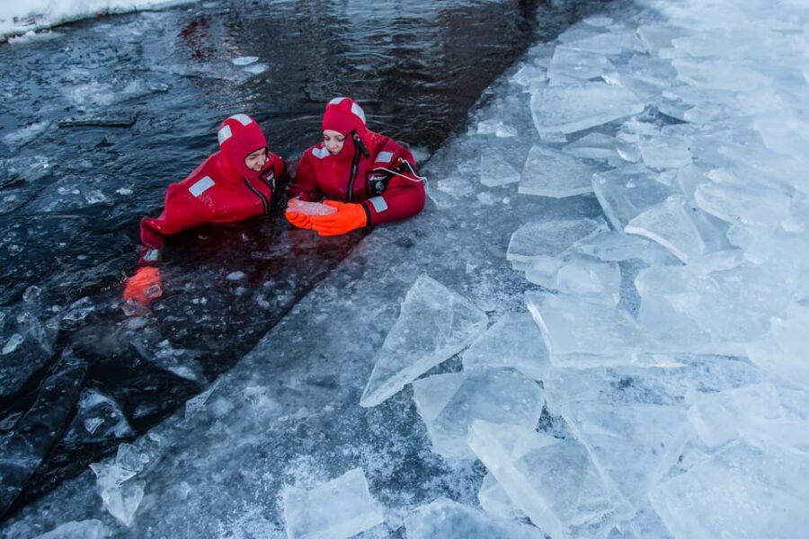 Levi: Arctic Ice Floating Adventure - The flow of your 3 hours: meeting, transfer, and time on ice
