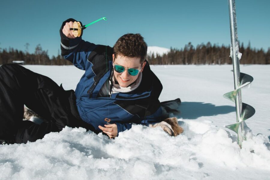 Levi: Finnish Ice Fishing Tour by Car - From Safartica office to a frozen lake: how the timing works