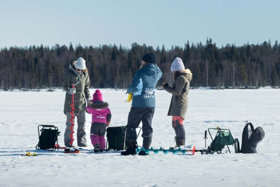 Levi Lapland: Arctic Ice-Fishing - Your Guide: Stories About Lapland While You Fish