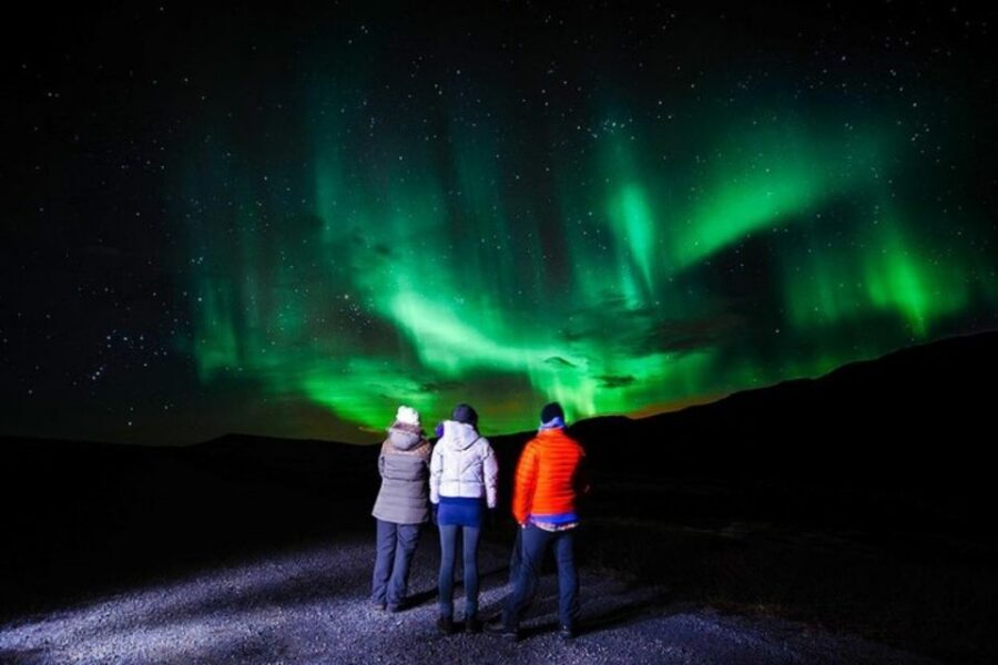Levi: Northern Lights Hunt Including Campfire Snacks - Entering the laavu: why a traditional lean-to improves your odds