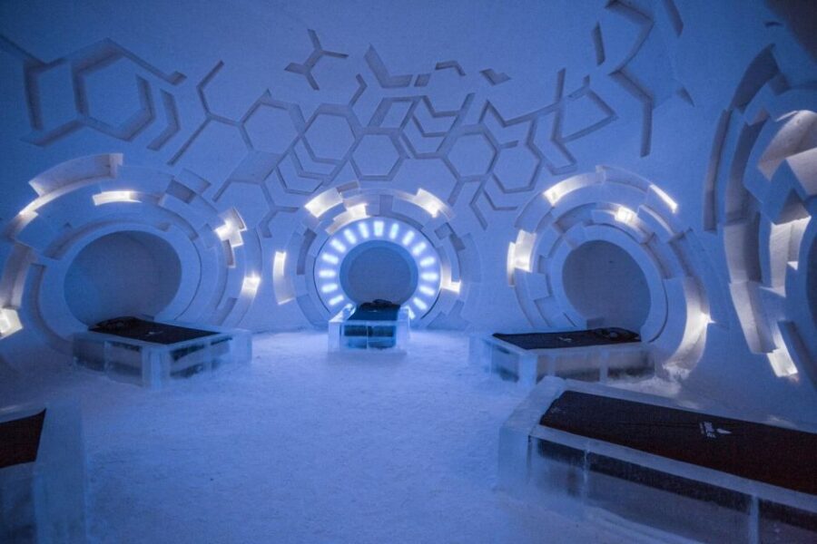 Levi: Snowmobile Tour to Snow Village - The 90 km round trip: riding style, photo stops, and real timing