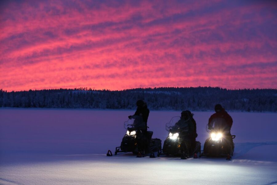 Levi: Snowmobile Tour to Snow Village - Lunch in the cold: warm food, real expectations, and what to plan for