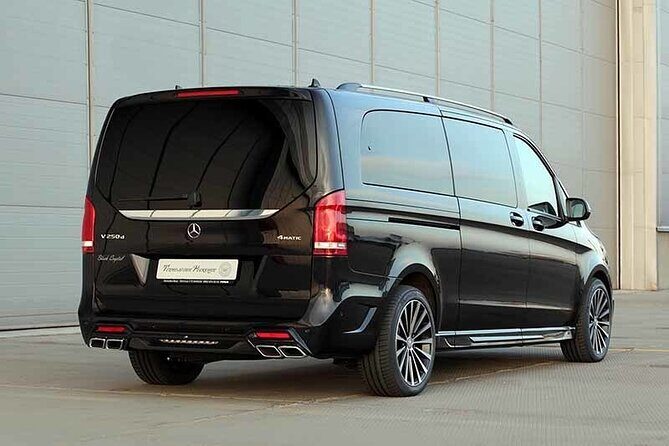Minivan Departure Transfer Helsinki City to Helsinki Airport HEL - Meet-and-greet pickup at your hotel hall (and how to avoid the usual confusion)
