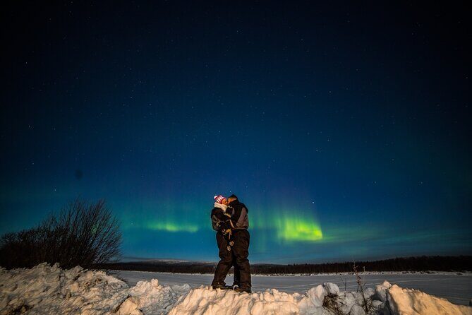 Northern Lights Hunt Including Snacks on Campfire from Rovaniemi - Small group size (max 15): why it matters at night