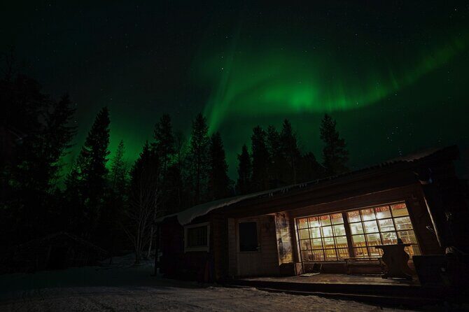 Northern Lights Hunting in Lappish old cottage - Photography Help That Actually Makes a Difference