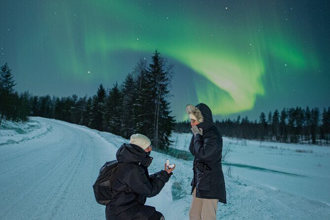Northern Lights Hunting with a photographer (Only small groups) - Pickup, timing, and what a “same-day” plan means