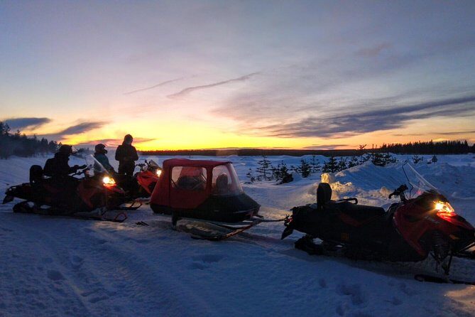 Northern Lights Night by Snowmobile (private tour) - Private snowmobile night: what you’re really paying for