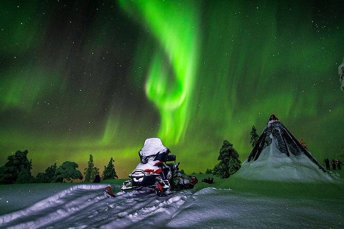 Northern Lights Snowmobile Sleigh Ride - Summit Watchtower: The 360° Horizon Scan