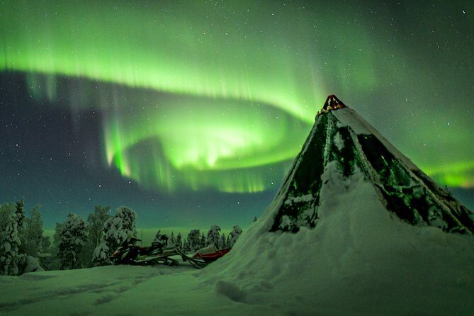 Northern Lights Snowmobile Sleigh Ride - What’s Included (And What You May Want to Add)
