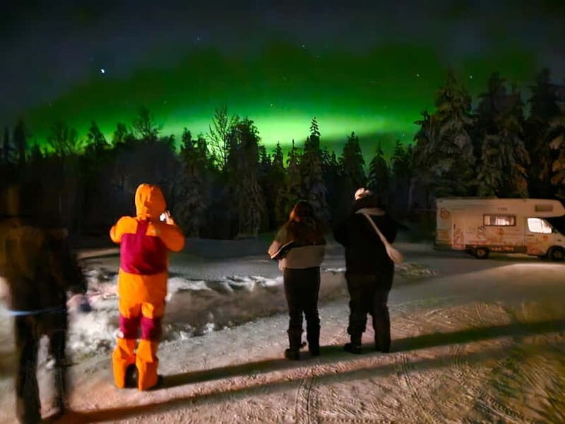 Oulu: Starguaranteed Northern Lights Mobile Chase - Photo help you can use: from self-shooting to guided shooting