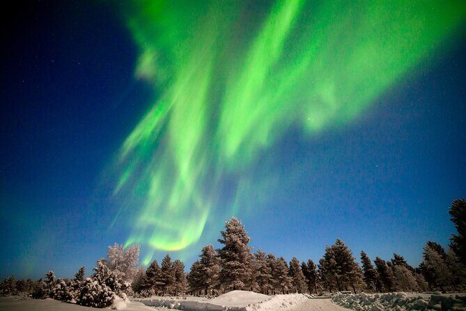 Private Group: Northern Lights Hunt 4x4 SUV with Aurora guarantee - What you get (and don’t) for warmth: snacks and the missing winter clothing