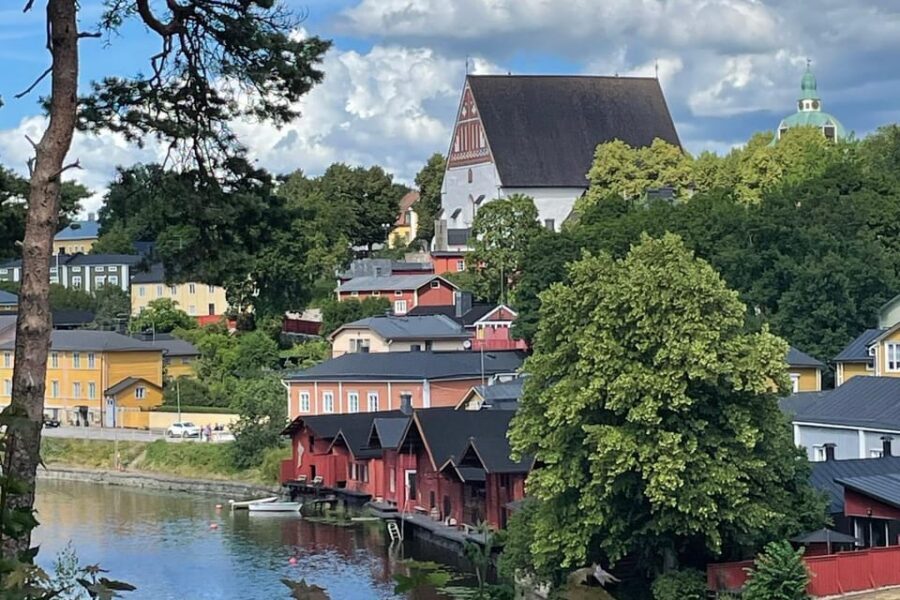 Private Helsinki and Porvoo Combo by Car - Getting picked up (and why that matters more than you think)
