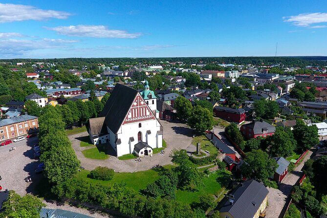 Private National Park and Porvoo Old Town tour from Helsinki - Practical tips for your day: clothes, timing, and photo strategy