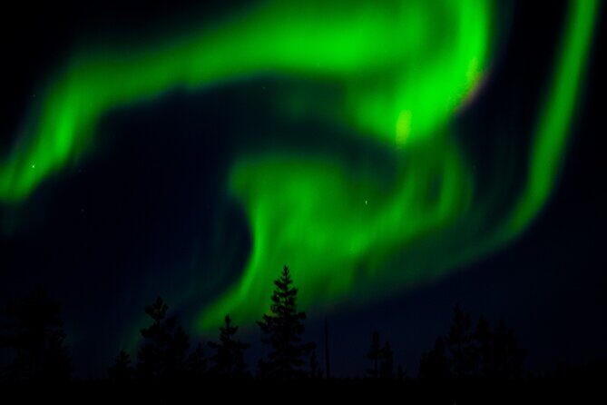 Private Northern Lights Tour With Skis Or Snowshoes in Pyhä - Pyhatunturi night travel: easy effort, real wilderness feel