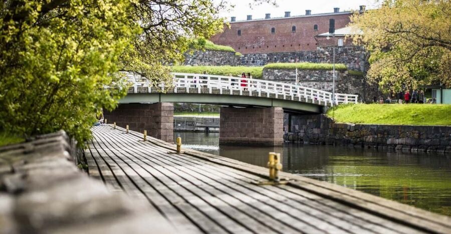 Private tour to Suomenlinna and Helsinki - A Four-Hour Private Taste of Helsinki and Suomenlinna