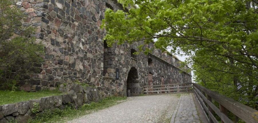 Private tour to Suomenlinna and Helsinki - Should You Book This Private Helsinki + Suomenlinna Tour?